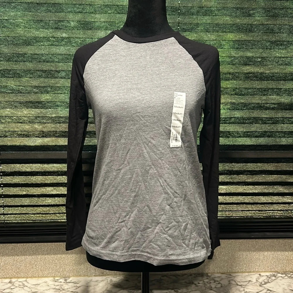 Sonoma Boys Grey & Black The Everyday Tee‎ Long Sleeve Medium NWT